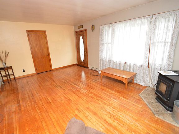 2nd image of 618 High St