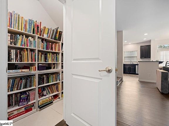 3rd image of 463 Christiane Way
