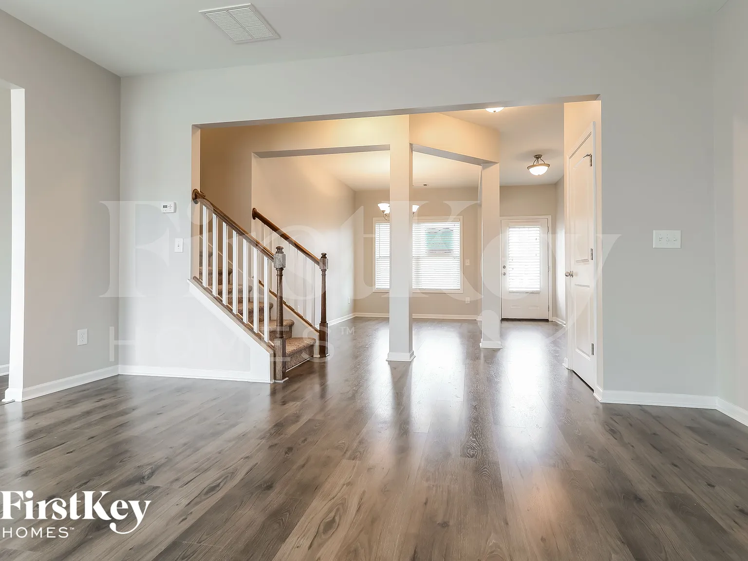4 bed, 2.5 bath, 2099 sqft, $2,275 — Photo 4
