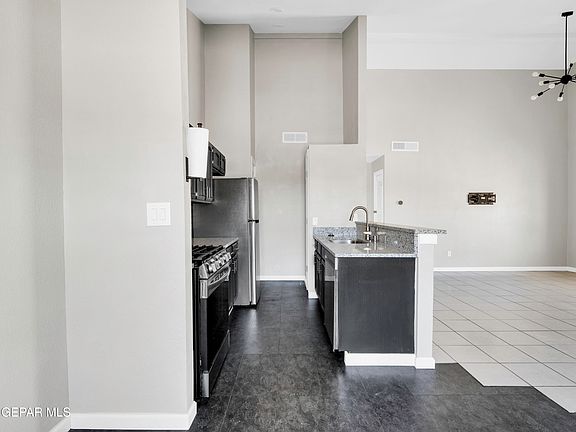 4th image of 1593 Hartsdale Dr Unit B