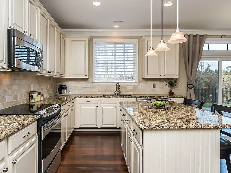 4012 Jockey Club Cir — Photo 9