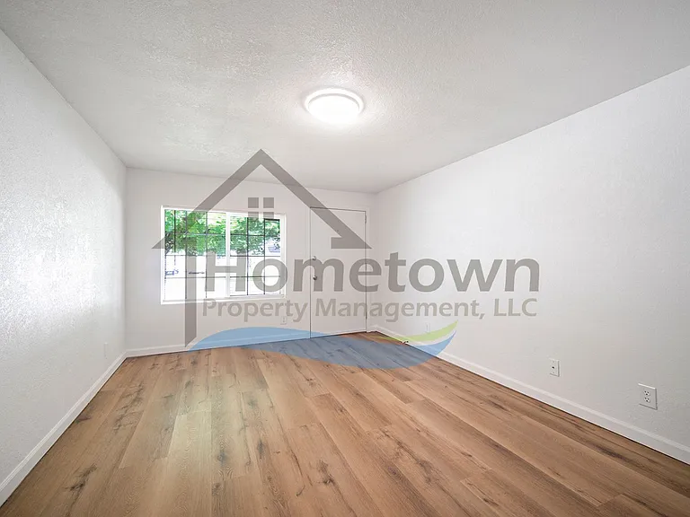 104 E 15th Ave — Photo 29