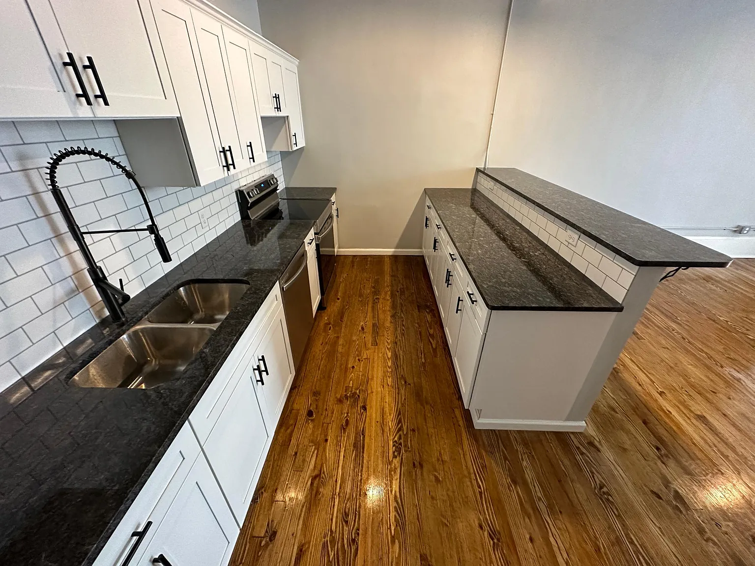 2 bed, 1.5 bath, 1180 sqft, $1,450 — Photo 4