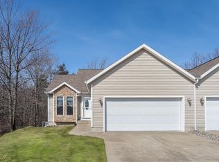 7145 Juniper Ct, Norton Shores, MI 49456