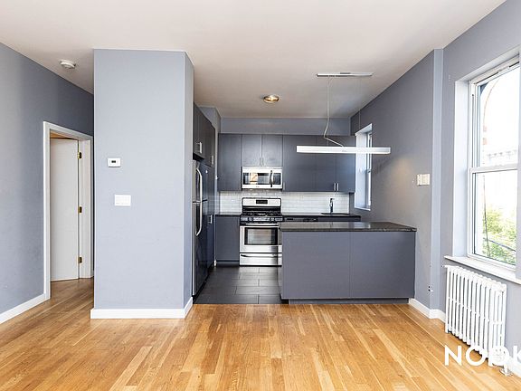 4th image of 818 Woodward Ave APT 3R