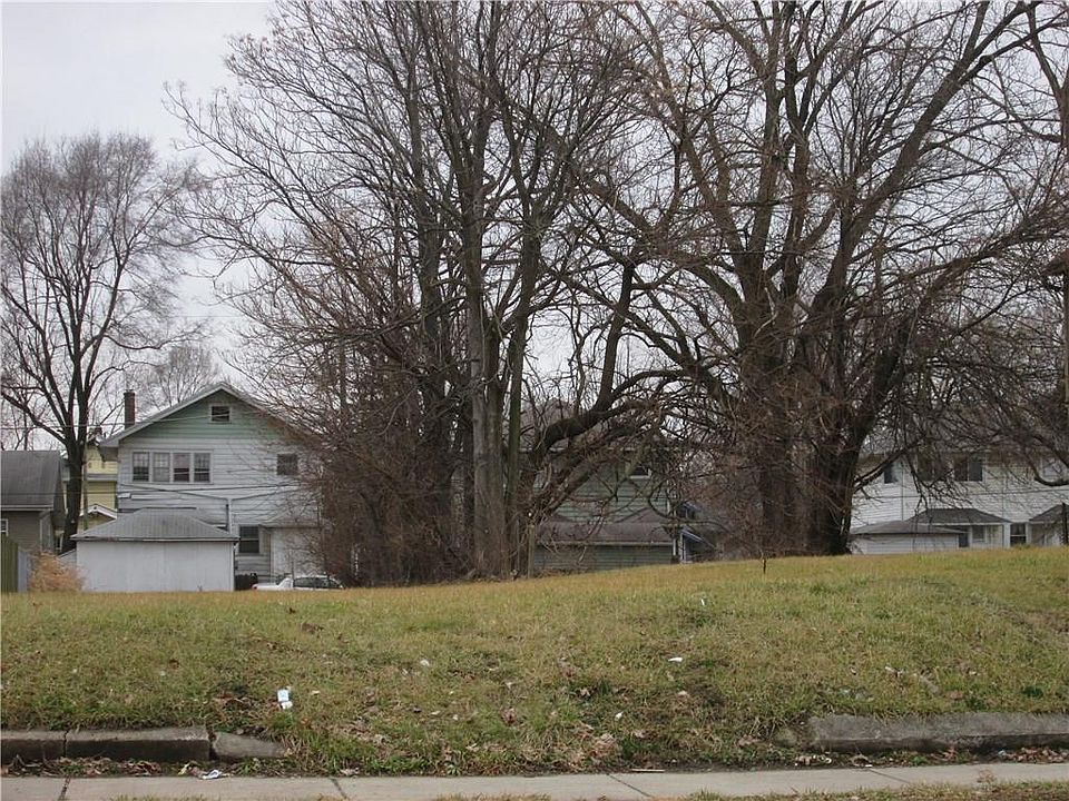 2nd image of 424 N Rural St