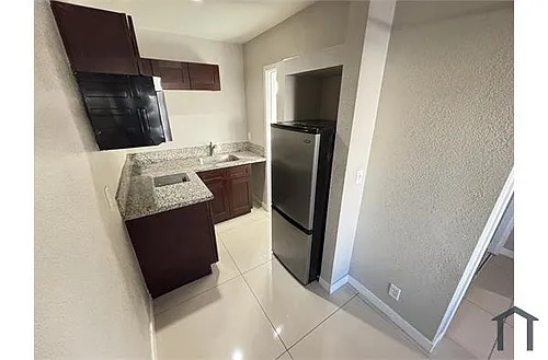 1401 E Carson Ave #6 Photo 1