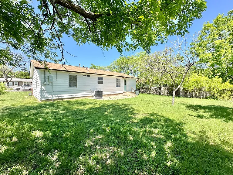 205 Margaret Lee St — Photo 23