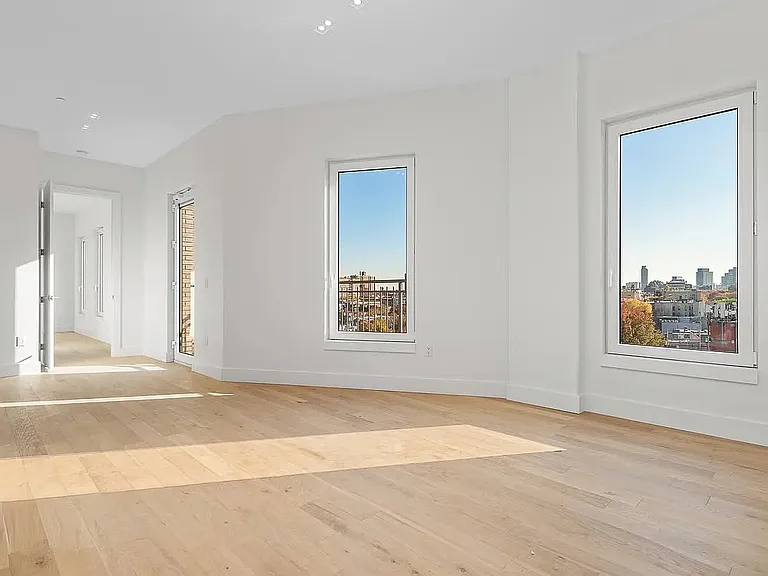 58 Vanderbilt Ave #8K — Photo 2