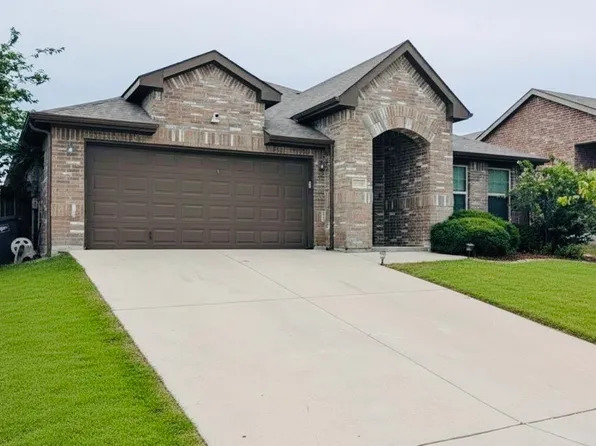 9921 Osprey Dr, Fort Worth, TX 76108