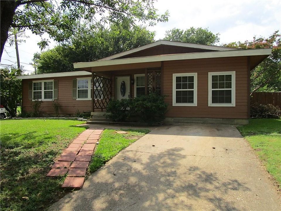 1st image of 701 Huddleston Dr