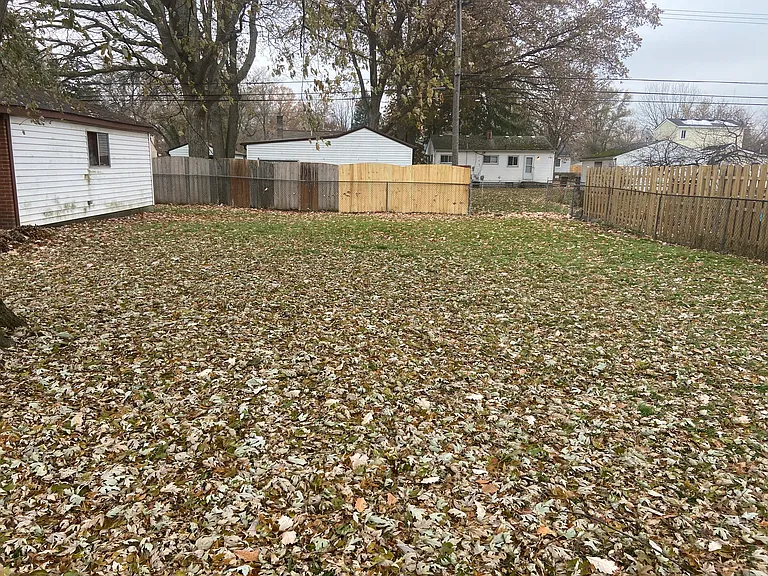 6010 Gulley St — Photo 3