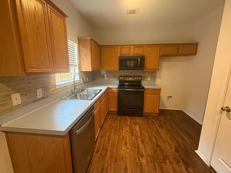 12756 Chittamwood Trl — Photo 4