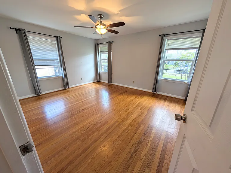 5306 Briarbend Dr — Photo 11