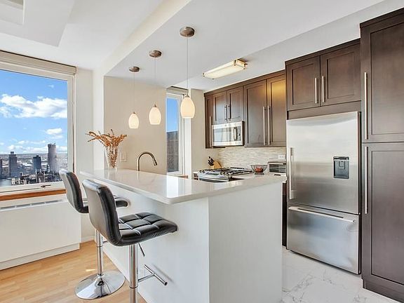 3rd image of 235 E 40th St APT 39G
