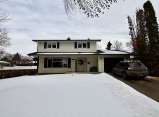 1047 Adamson Cres, Strathcona County, AB T8A1E4