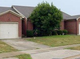 208 Woodview Dr #210, Nicholasville, KY 40356