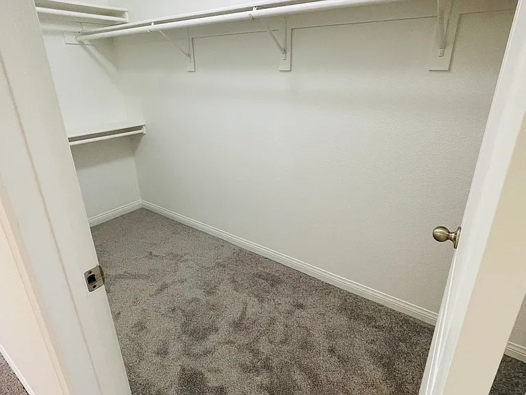 1918 Kelly Ave #5 — Photo 12