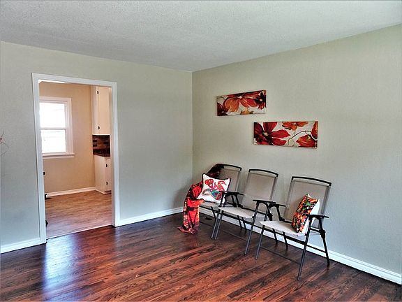 4th image of 739 S Audrey Dr
