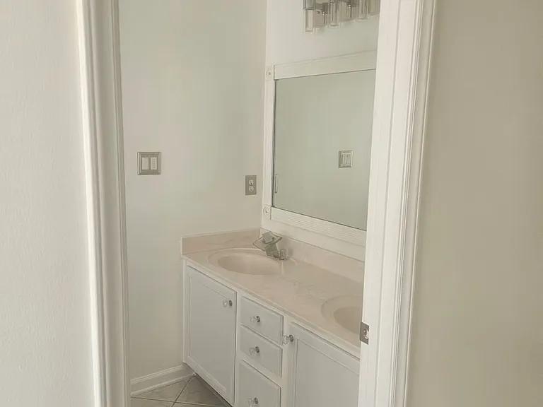 4315 Rocinta Ct — Photo 38