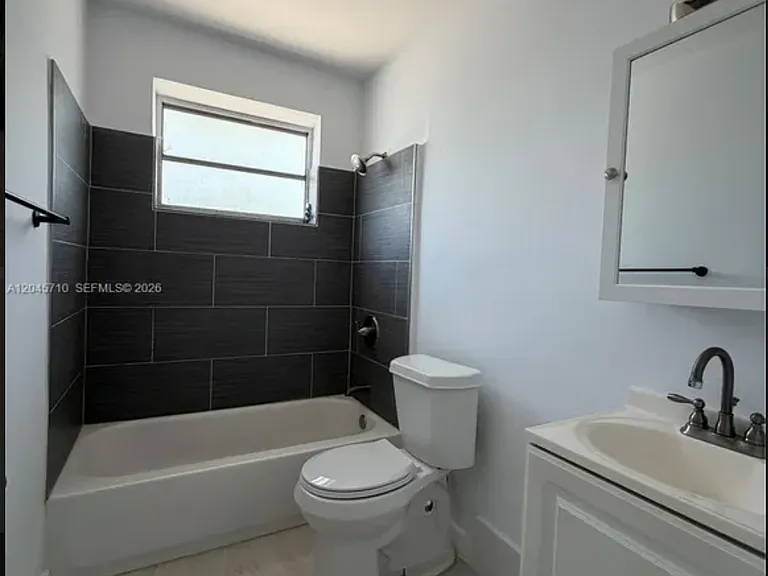 5954 NE 4th Ct #6 — Photo 1