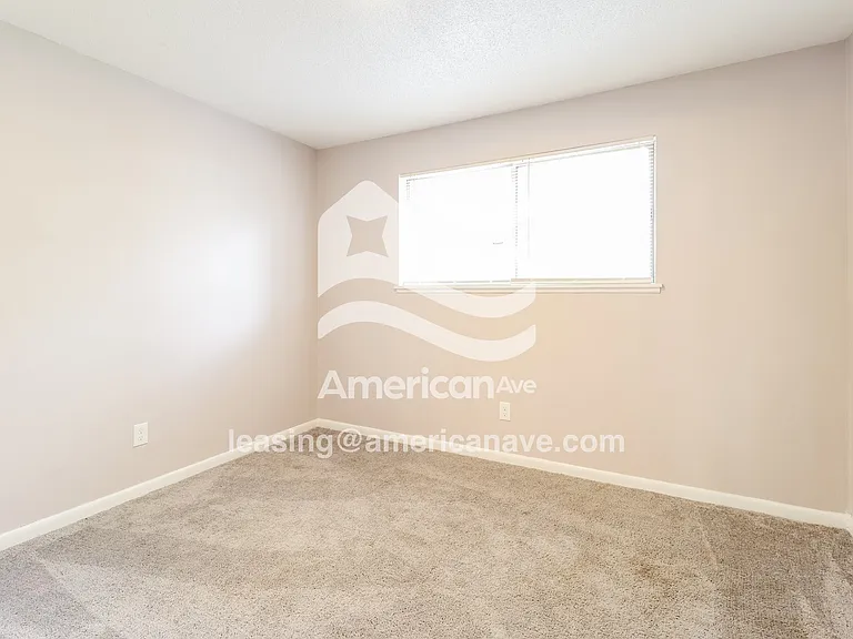 742411_008_wm_-_main_bedroom_13620245.jpg