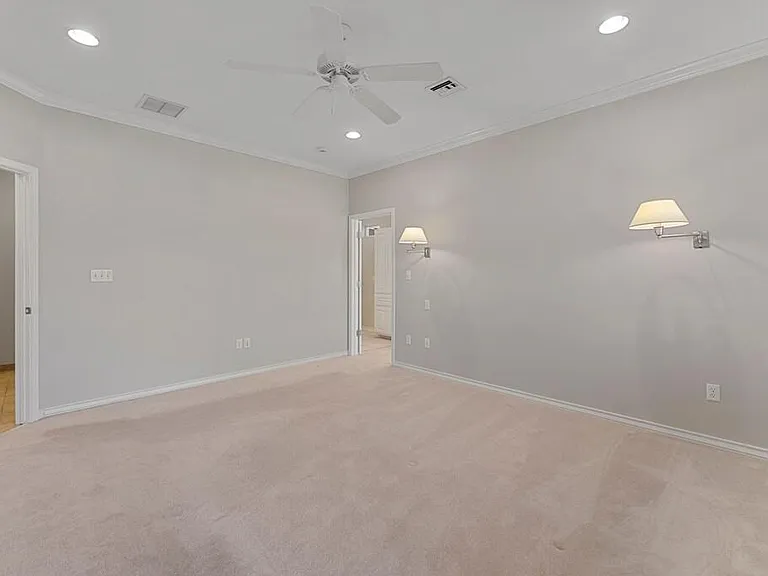 212 Champions Dr — Photo 18