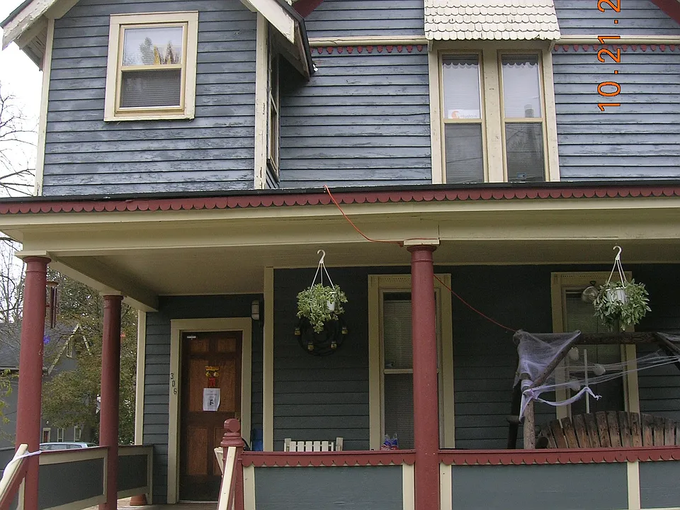 306 Douglas Ave #2