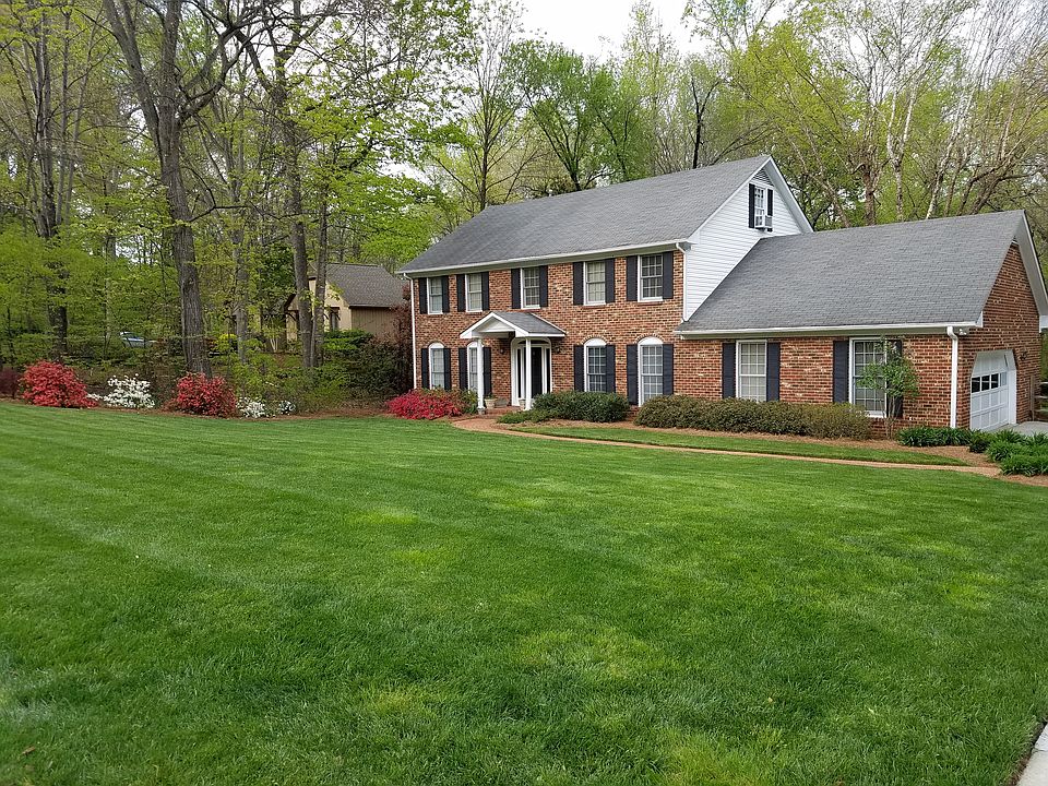 1st image of 4 Lake Forest Ct