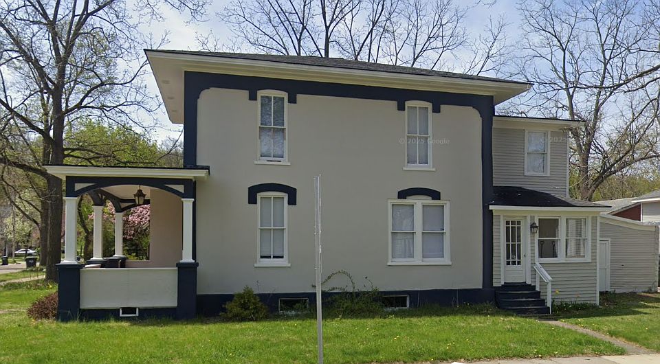 2nd image of 704 Axtell St