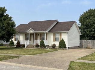 202 Clear Lake Dr, Shepherdsville, KY 40165