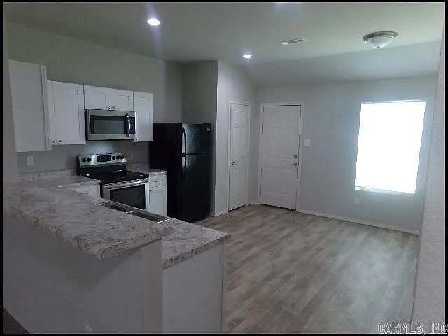 30 Erwin Dr — Photo 3