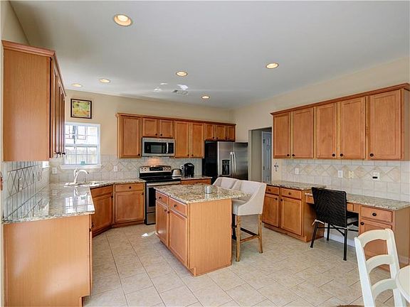 5th image of 403 Mountain Mist Dr