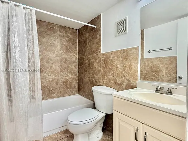 8750 N Sherman Cir #505 — Photo 13