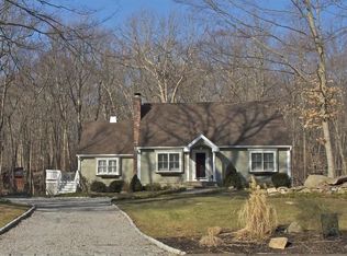 122 Forest Brook Rd, Guilford, CT 06437