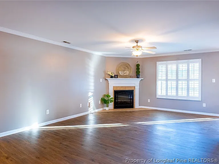 700 Hogart St — Photo 2