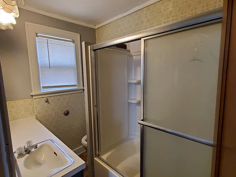 114 4th St #1 — Photo 23