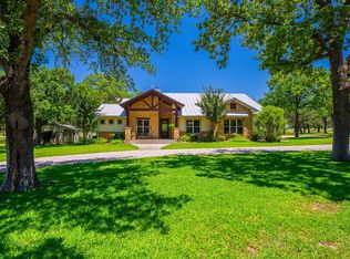 85 N Buckhorn Trl, Fredericksburg, TX 78624