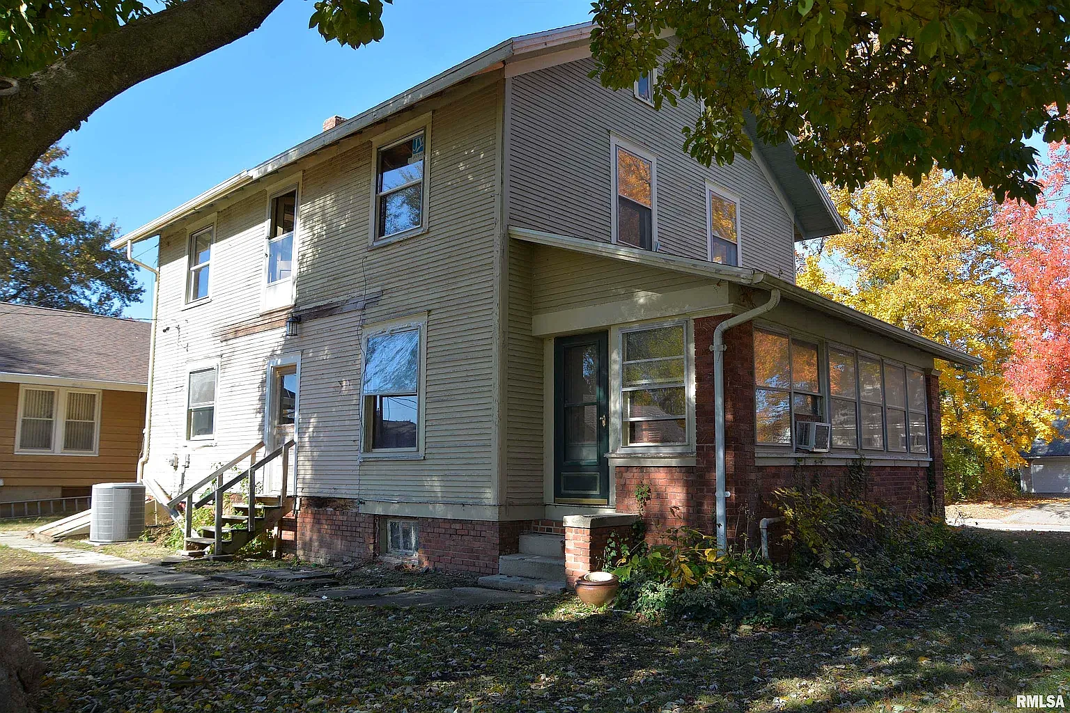4 bed, 1937 sqft, $1,000 — Photo 1