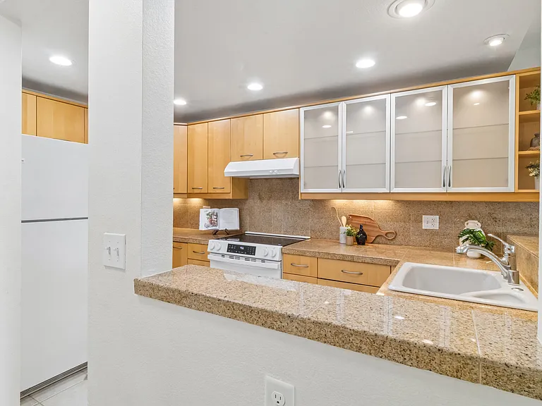 1209 Hueneme St #9 — Photo 11