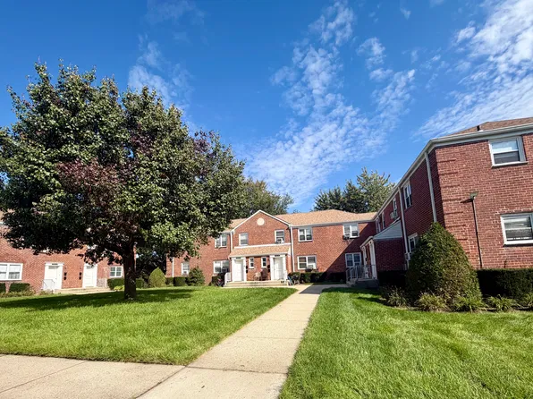 (undisclosed Address), Oakland Gardens, NY 11364