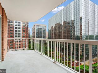 3101 N Hampton Dr APT 818, Alexandria, VA