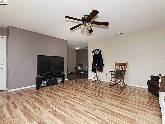 4th image of 16277 Julie Ln