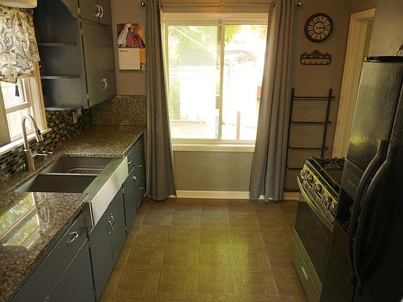 2nd image of 403 3rd St S