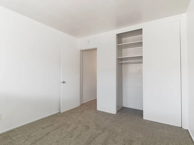 543 F Avenue — Photo 9
