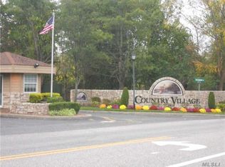 101 Theodore Dr, Coram, NY 11727