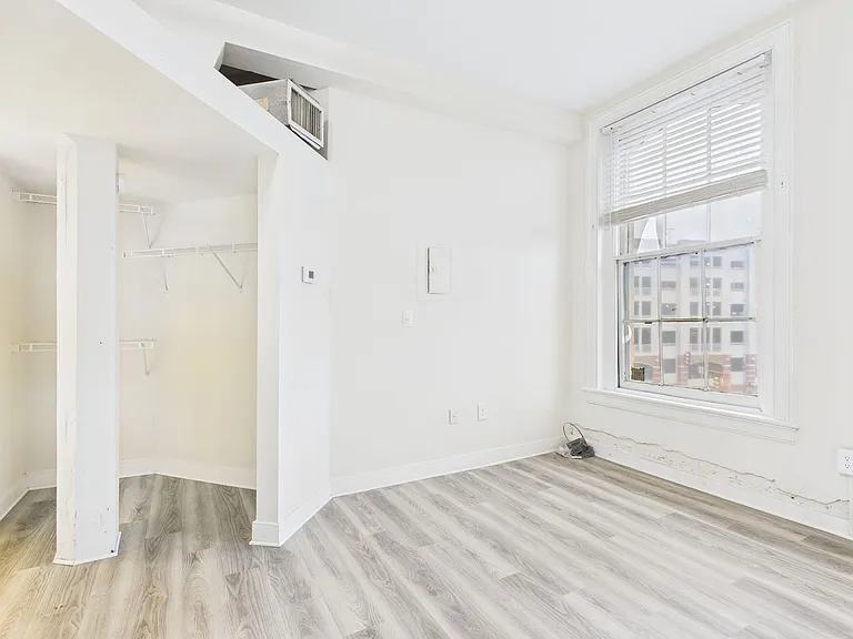 Flats at 14th — Photo 9