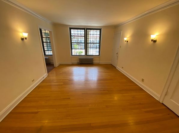 904 Hinman Ave APT 3C