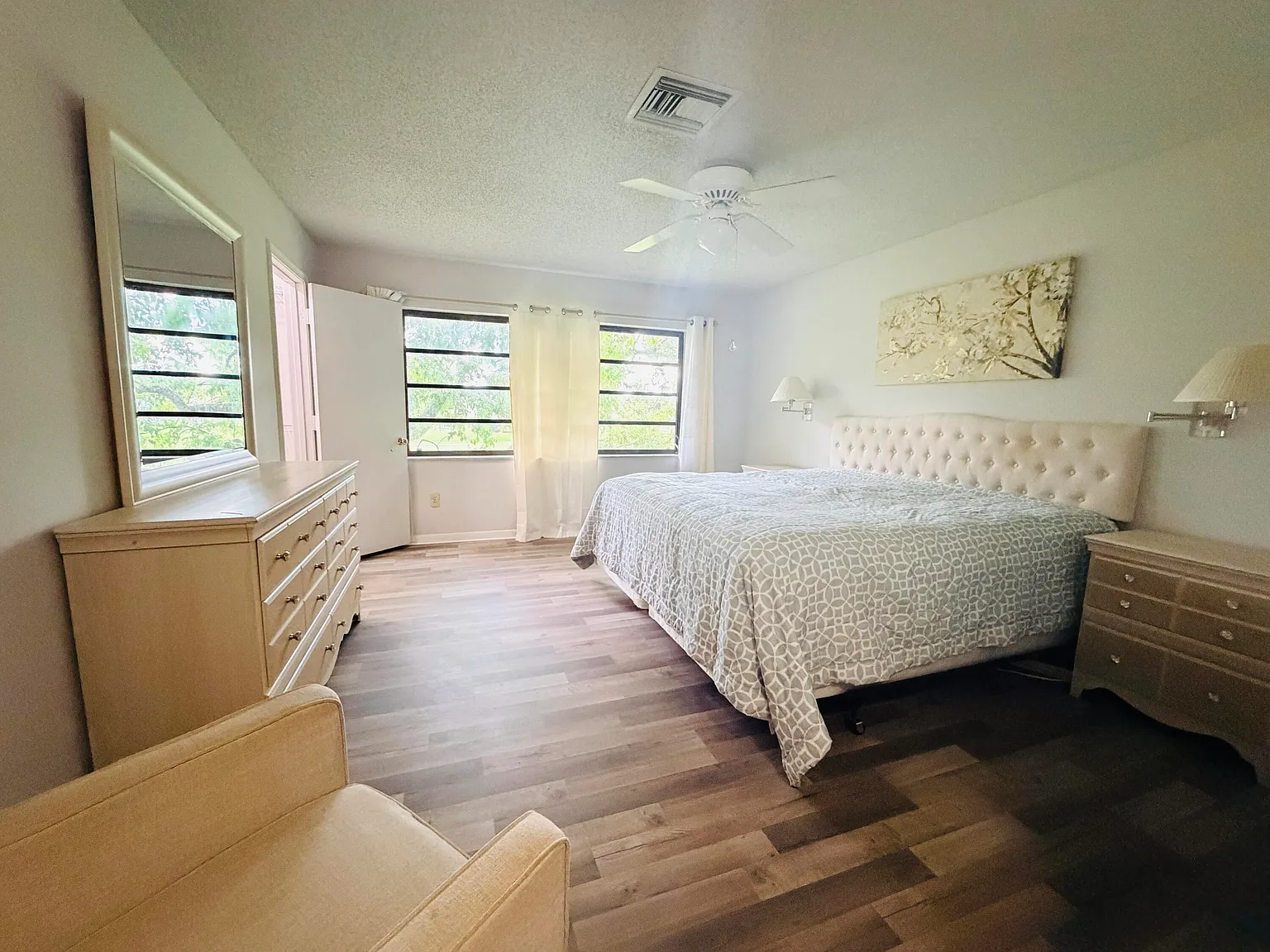 2 bed, 2.0 bath, 1216 sqft, $1,950 — Photo 2