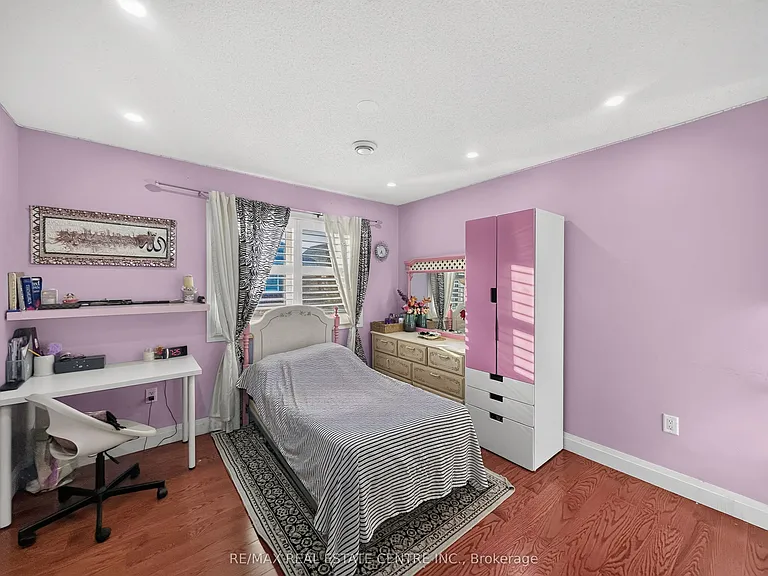 266 Fennamore Ter — Photo 19